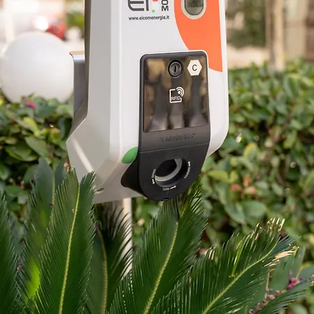 מלון Atenea Golden Star